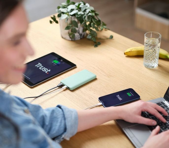 Акумулятор портативний літій-іонний Power Bank Trust Primo ECO 10000 мА&middot;год 2&times;USB-A/USB-C 15 Вт, зелений 25029_TRUST фото
